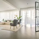 Scandinavian Premium Atelier - Spacious Comfort