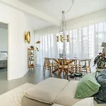 아파트 Scandinavian Premium Atelier - Spacious Comfort *