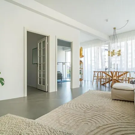 Scandinavian Premium Atelier - Spacious Comfort アパート