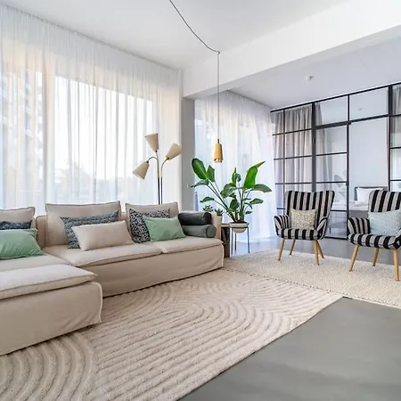 Apartment Scandinavian Premium Atelier - Spacious Comfort